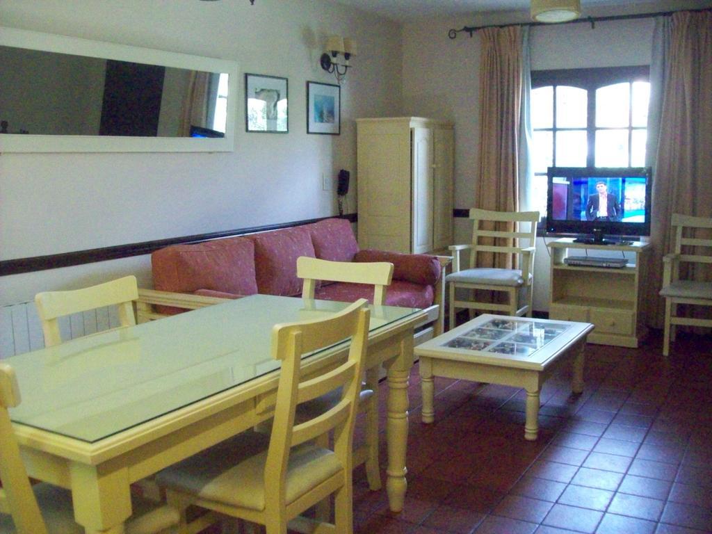 Apart Hotel Las Hadas Carilo Oda fotoğraf